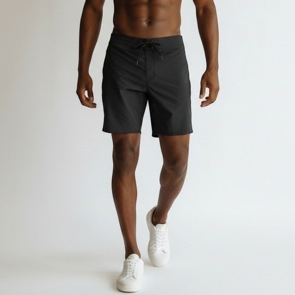 Ten Thousand Foundation Board Short Mens Medium Black 7" Unlined NWT Workout